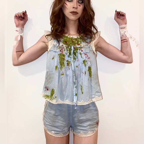 Regan The Exorcist Halloween Costume - Picture 1 of 2